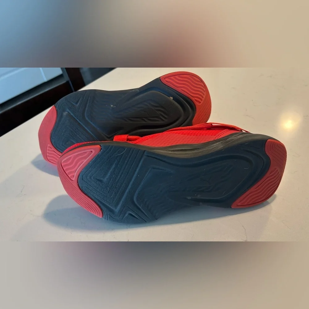 Puma Red women’s Mesh Sneakers with Black Details size 9